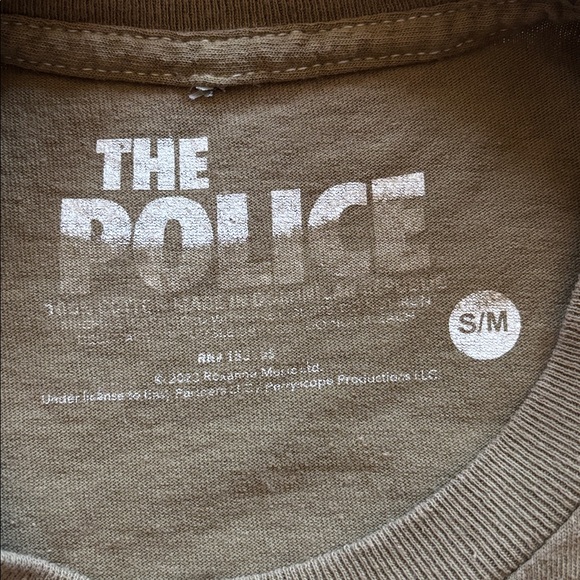 Police Olive Graphic Tee with Statue Design and pink tank top, set of two - Picture 4 of 9